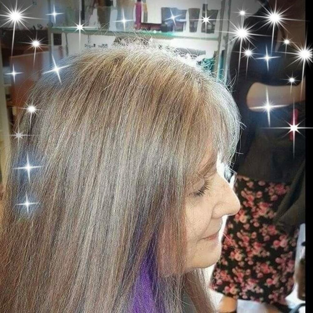 Meet your Posher, Debbie
